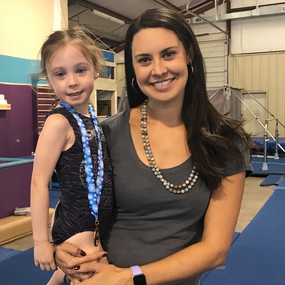 Meet your Posher, Lauren - Picture 1 of 1